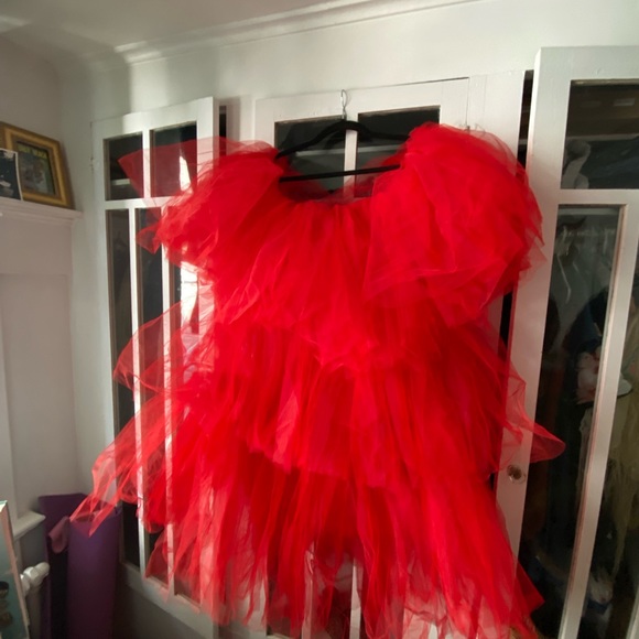 Pouffy red off the shoulder dress - Picture 2 of 3